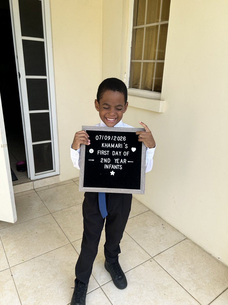 Becomingamom36's tweet photo. First day of school (07/09/2026) and back to school haircut (09/09/2026) 🙂‍↔️ https://t.co/N5i0oZWr7Z