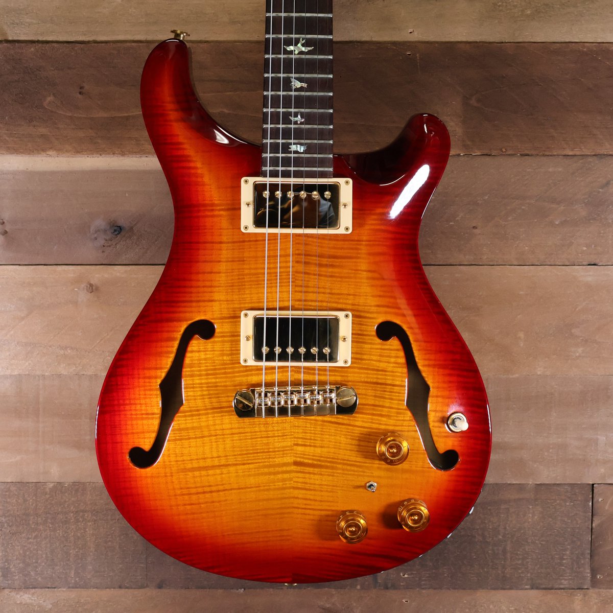 MagaliSkoiluug's tweet photo. 1990s PRS Hollowbody II 
$4, 000 https://t.co/BKPs0xWOg8