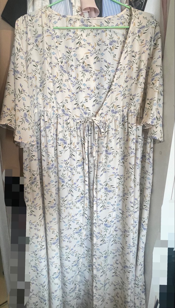 sweet_tea20's tweet photo. Ingni free size 200 รส

เป็นเดรสแบบผูกนะคะ ใส่เป็นเดรสได้เป็นเสื้อคลุมก็ได้ค่ะ ผูกได้สองแบบตามรูป 3,4

 #ส่งต่อเสื้อผ้ามือสอง #เสื้อผ้ามือสอง #ส่งต่อเสื้อผ้ามือ2 https://t.co/W5C1HX9CT1