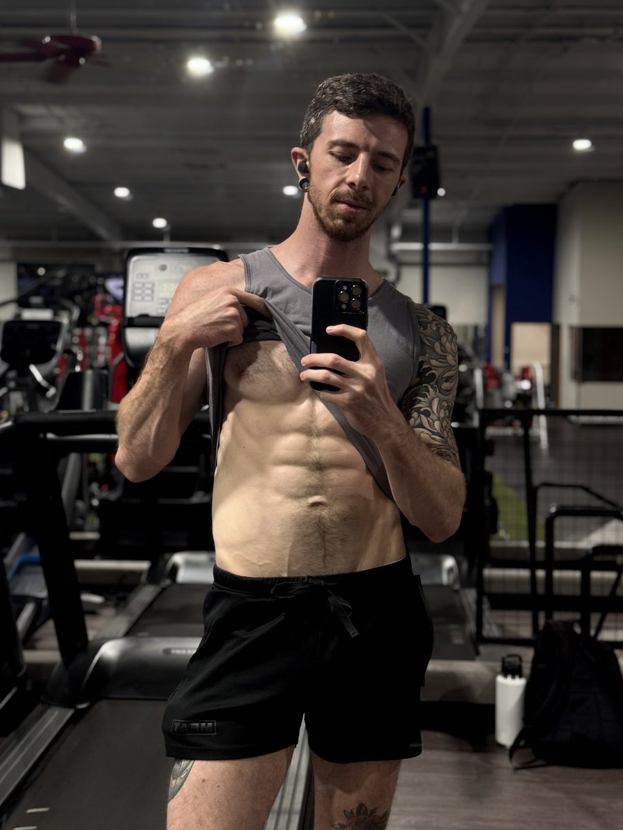 ziggetyzane's tweet photo. Evening workout complete ✅ https://t.co/OrePZ6BgB8