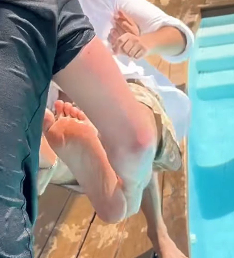 Kpopmalefeet1's tweet photo. Alejandro (SANTOS BRAVOS) https://t.co/In1O3I6Cqu