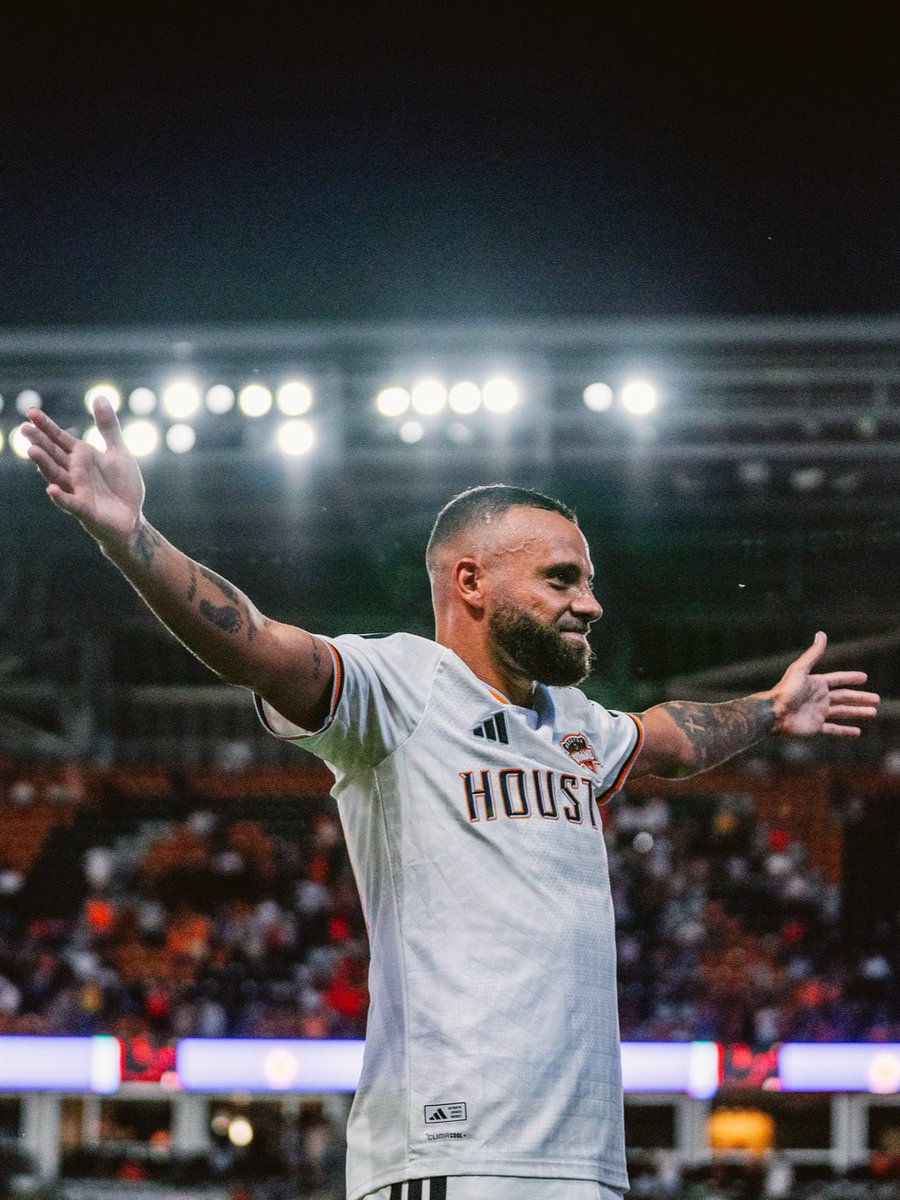 DataFutebol's tweet photo. Guilherme chegou a marca de 19 G/A (13G 6A) em 22 jogos na MLS ‼️🇧🇷

Apenas três jogadores possuem mais participações em gols do que o atacante brasileiro:
• Petar Musa 🇭🇷 (18G 4A | 21 Jogos)
• Evander 🇧🇷 (13G 10A | 22 Jogos)
• Lionel Messi 🇦🇷 (18G 11A | 21 Jogos)

👏 https://t.co/DRQlDWRIos