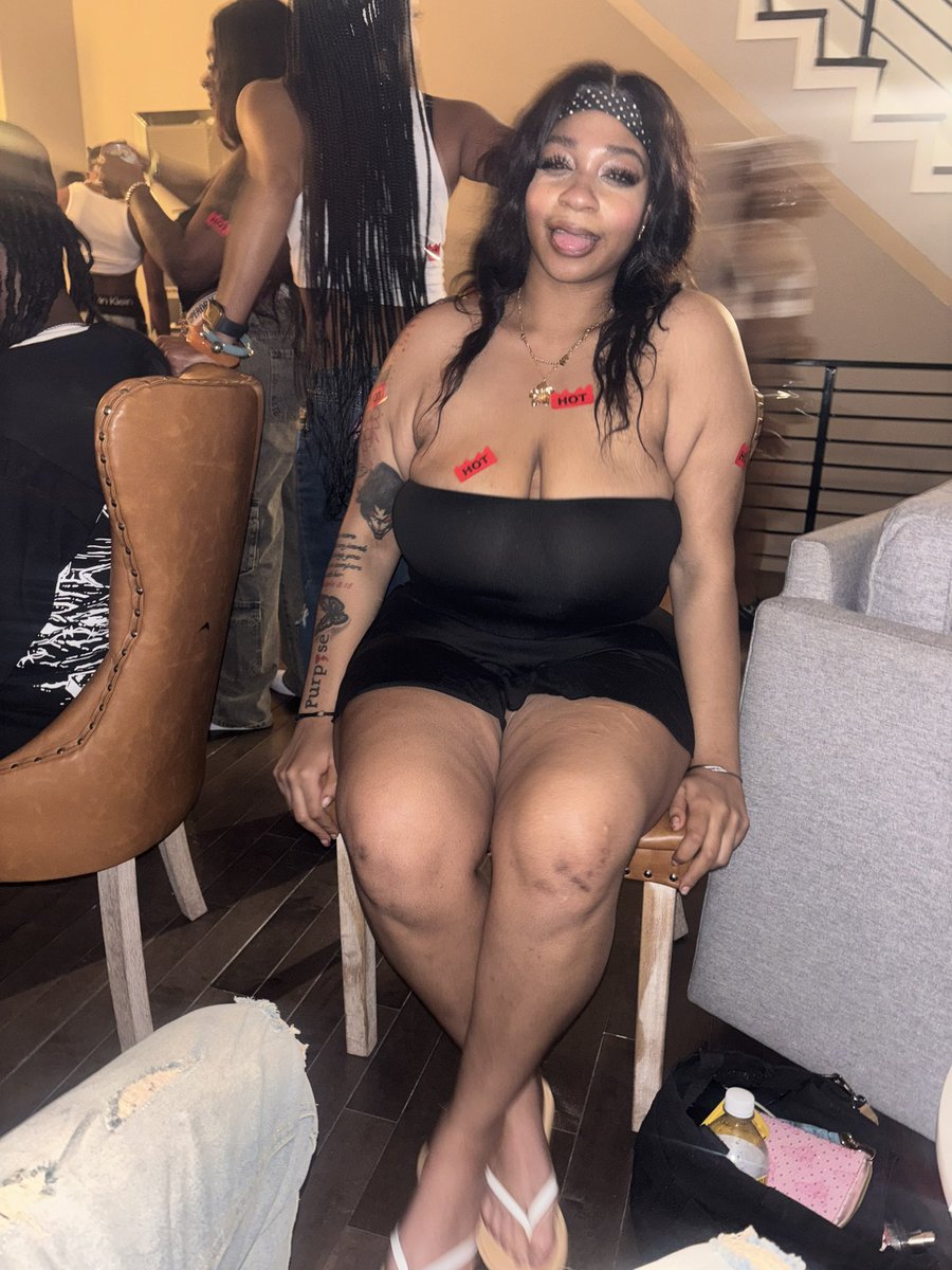 wyntieee's tweet photo. saggy and all https://t.co/wcZwIID3Oe