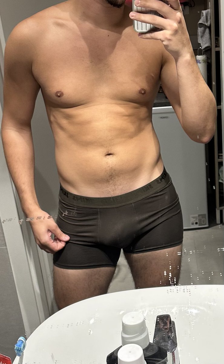 itshotab's tweet photo. The body:
The cumshot💦: https://t.co/LXLguFcGQX https://t.co/pgyF2Ic2Dj