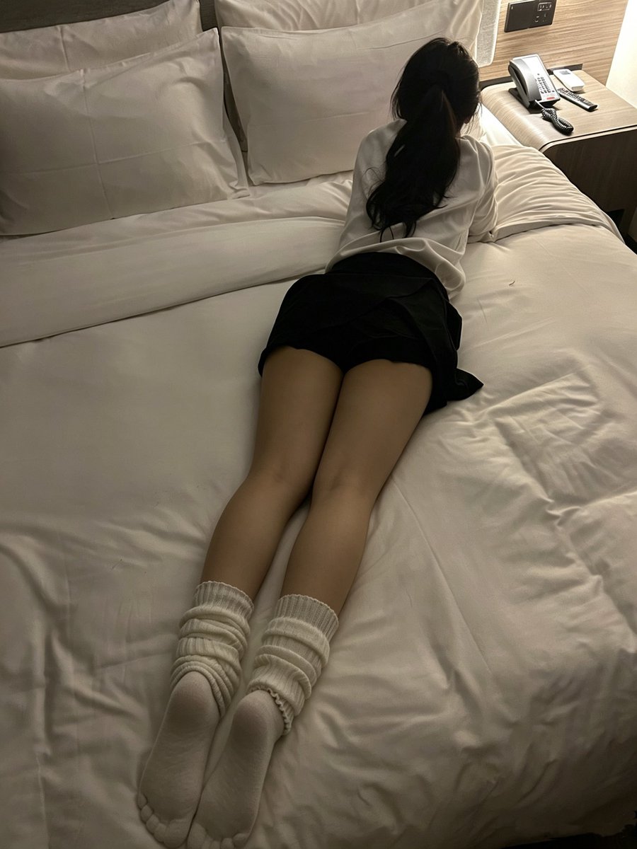 KoooMarkG's tweet photo. 从家庭美满品学兼优的学生妹变成主人的厕纸和尿壶什么的也太幸福了，对吧 https://t.co/t3ZdO3yk5o