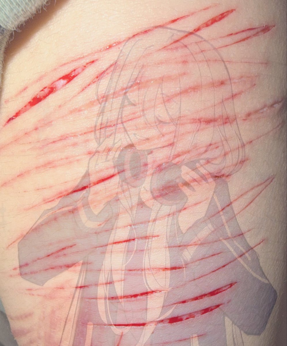 cafeteriaappple's tweet photo. SFX FAKE BLOOD AI MAKEUP 

yesterdays work ^^ i could do way better than ts #shrtwt #shedrtwt #slittwt https://t.co/GffaTMC9eb