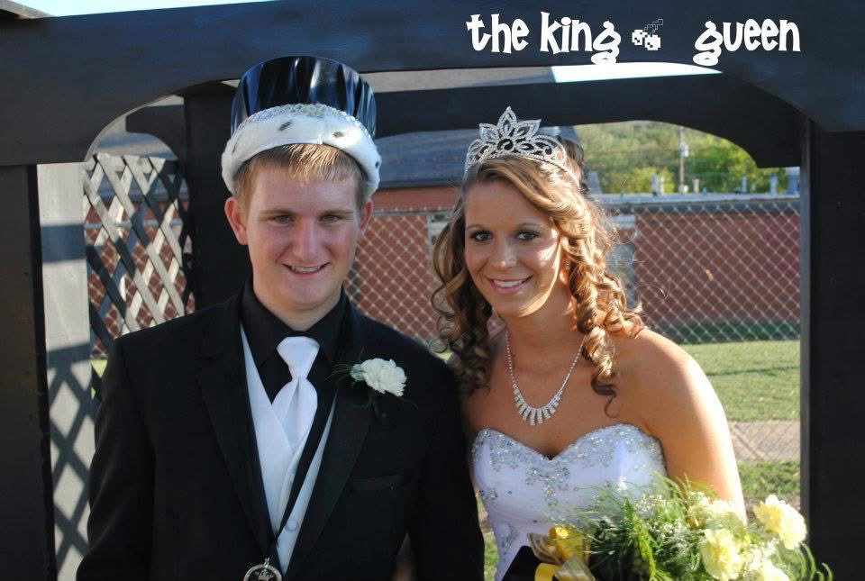 HutsonDana's tweet photo. Homecoming King and Queen Class of 2012! @TMobile @Hulbert_Riders #entry #FN5GL https://t.co/p97ymhZFyO