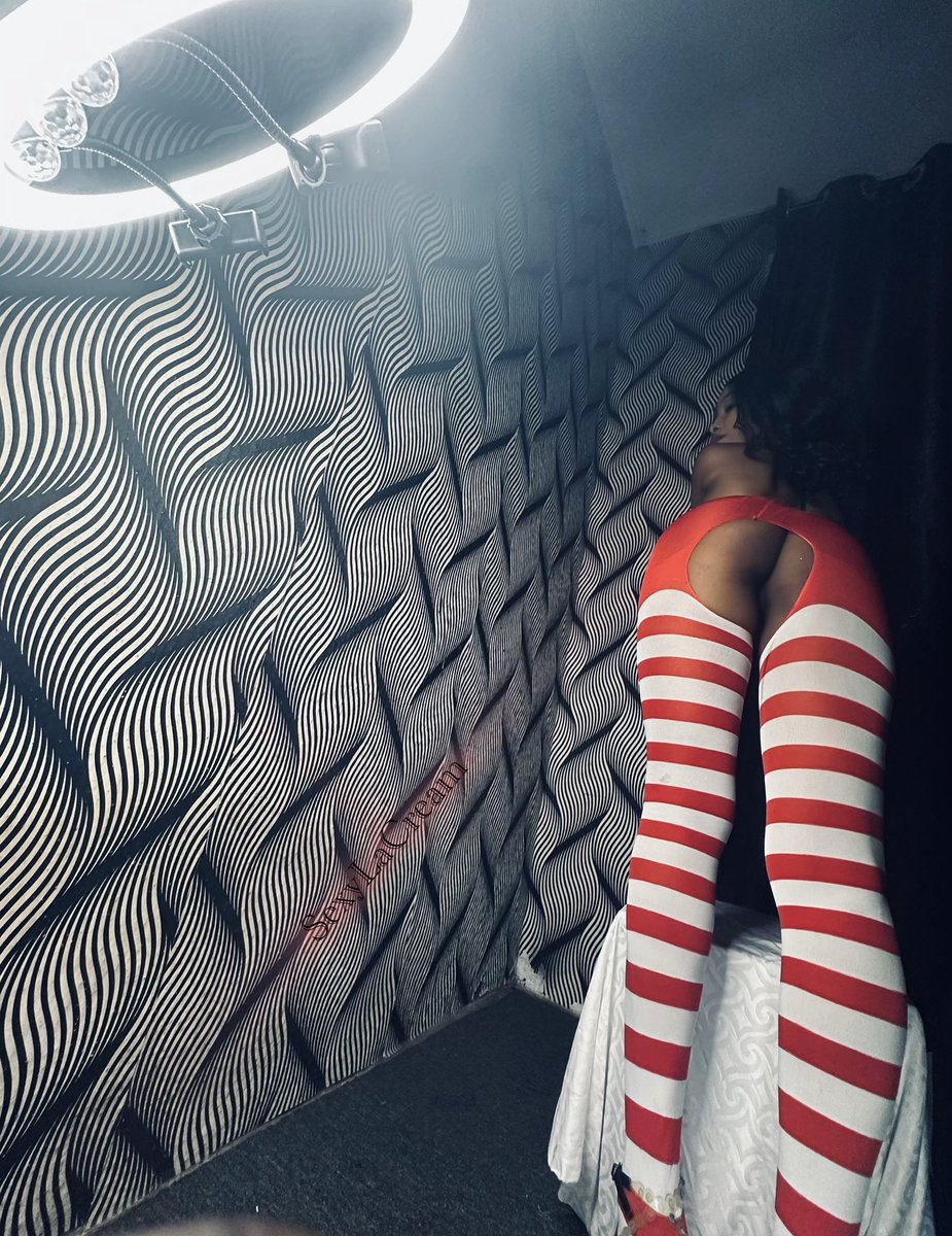 SexyLaCream05's tweet photo. I’m awake and ready to be a problem 
Good morning 😃 https://t.co/alxZj1q8ZA