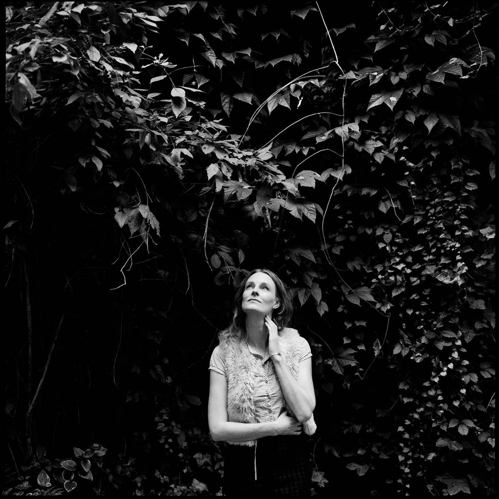 artlimitednet's tweet photo. Nel Ponsaers by Laurent Orseau https://t.co/jhm120C3Pp
#film #hasselbladculture #justgoshoot #blackandwhitephoto #bnwphotos #people #blackandwhitephotography #musician #mediumformat #singer #argentikmag #grainisgood #ilford @ilfordphoto #portrait #photographydaily #hassy #noir… https://t.co/3985UC0HFW