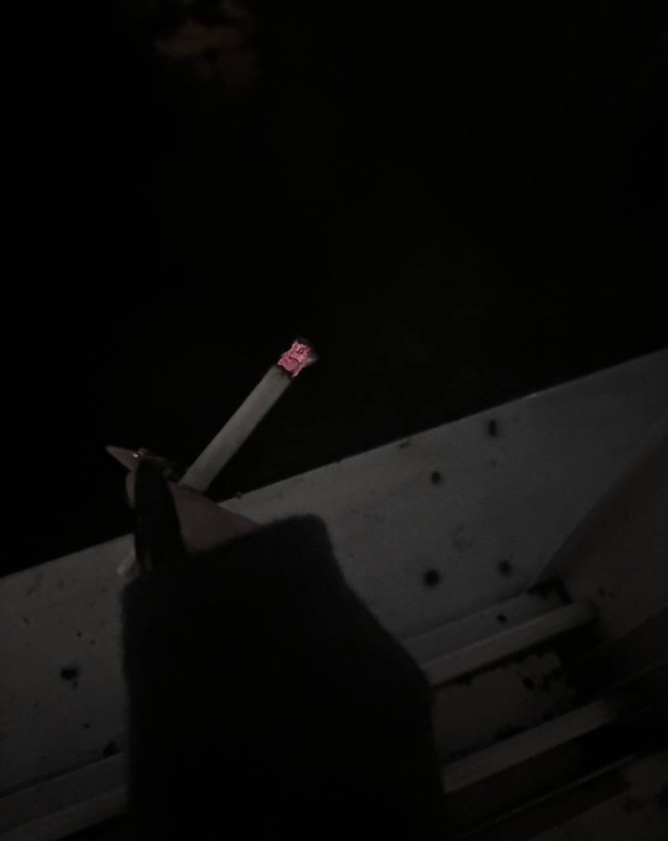 h7llshh's tweet photo. est-ce que fumer tue?? #mort https://t.co/FBEjRoVhEB