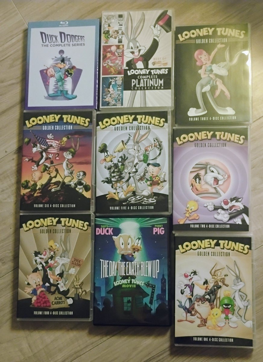 The_Art_Outcast's tweet photo. My looney tunes disc collection thus far, y'all know I'm gonna add Coyote Vs ACME when it drops for physical media ;)

Im gonna need a bigger shelf too hold for ALL my discs though, this is like... not even an 8th of my entire library lmao https://t.co/vGhJbHfoRD