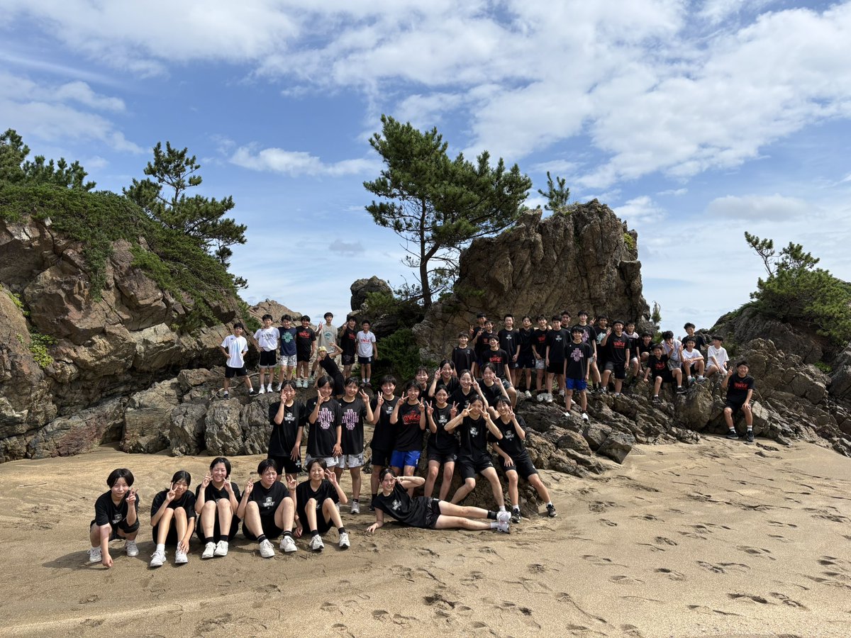 OWLS_U_15's tweet photo. OWLSの毎年恒例浜トレ🏀🏃‍➡️
天気もあることなので、何度も予定を変更してなんとか出来ました😅
保護者の皆さんの協力のもと、BBQも出来ました😊
雨の中準備等本当に大変だったと思います💦
ありがとうございました�� https://t.co/Ahi2Lzk5fm