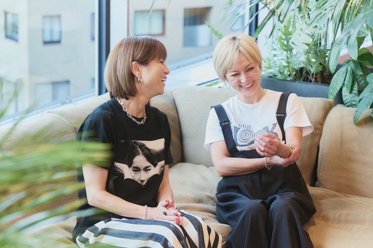 DAI_staff0929's tweet photo. 【伴 都美子】web「音楽ナタリー」にhitomi×伴 都美子インタビュー掲載！

web「音楽ナタリー」にhitomiさん×伴 都美子のインタビューが掲載されました！

ぜひご一読ください☺️

https://t.co/jn3BpYfW0d https://t.co/lxO1pUQOve