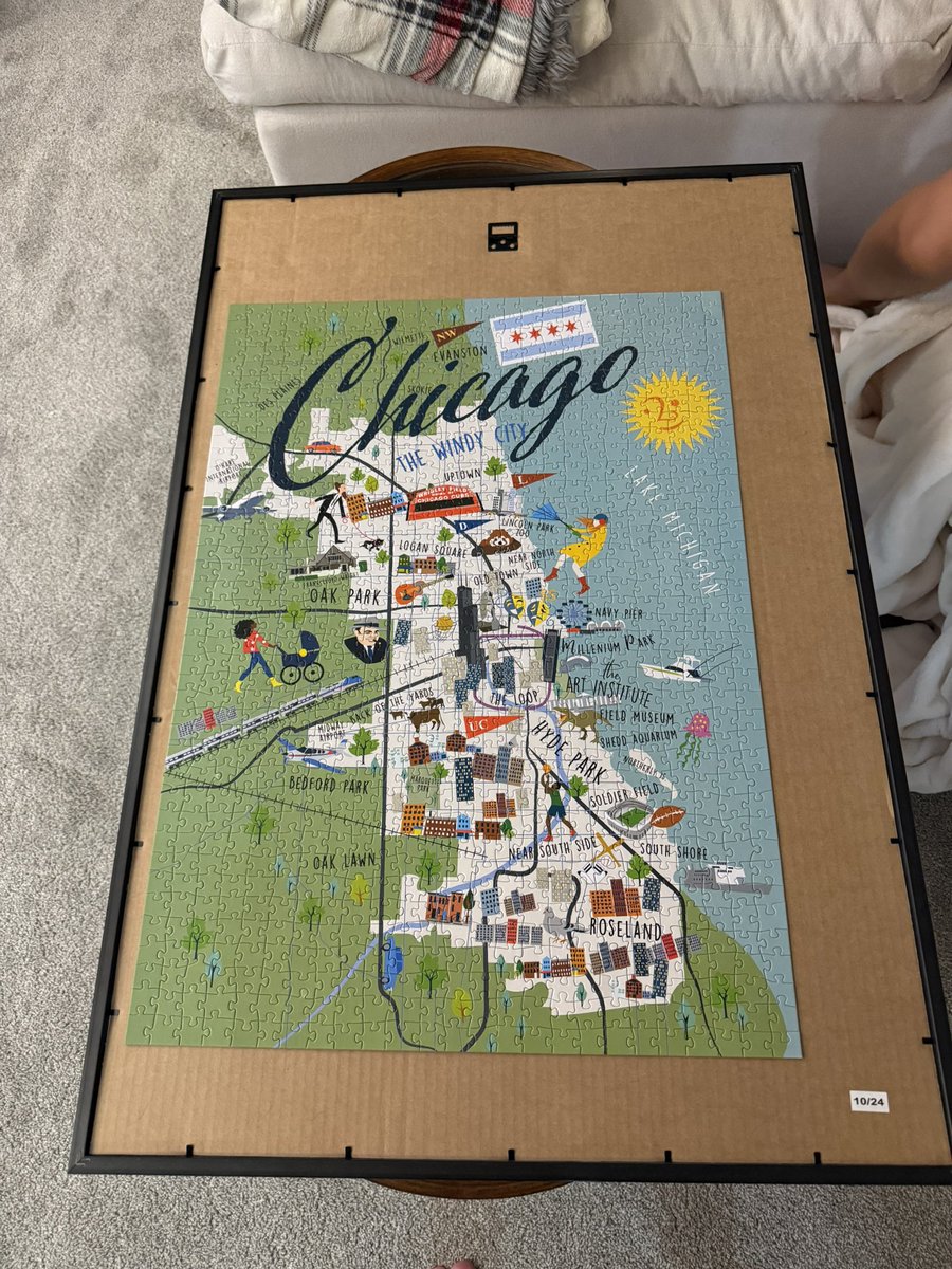 RickyPeebs's tweet photo. Productive day walking and running/finally finishing the Chicago puzzle #footballisback https://t.co/bEBesxU11h