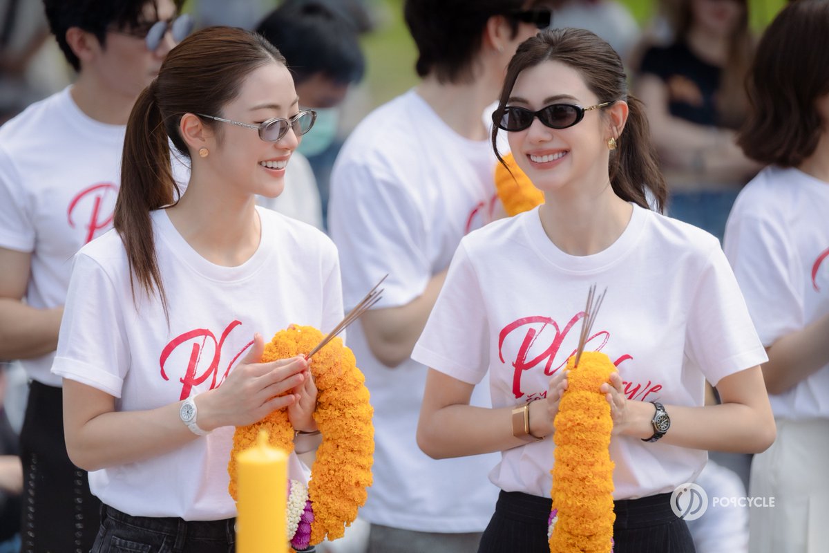 PopCycleTH's tweet photo. รวมภาพบรรยากาศ "ลีน่า-หมิว" และทีมผู้จัด-นักแสดงในงานบวงสรวง ซีรีส์ “PLS Love รักได้ไหม”

ดูภาพเพิ่มเติม : https://t.co/H17ANx1r4o

#บวงสรวงPlsLoveรักได้ไหม 
#PlsLoveรักได้ไหม
#LenaMiu #ลีน่าหมิว 
#lalinalena #miunatsha
#PopCycleTH https://t.co/FrZpA1Y3qu