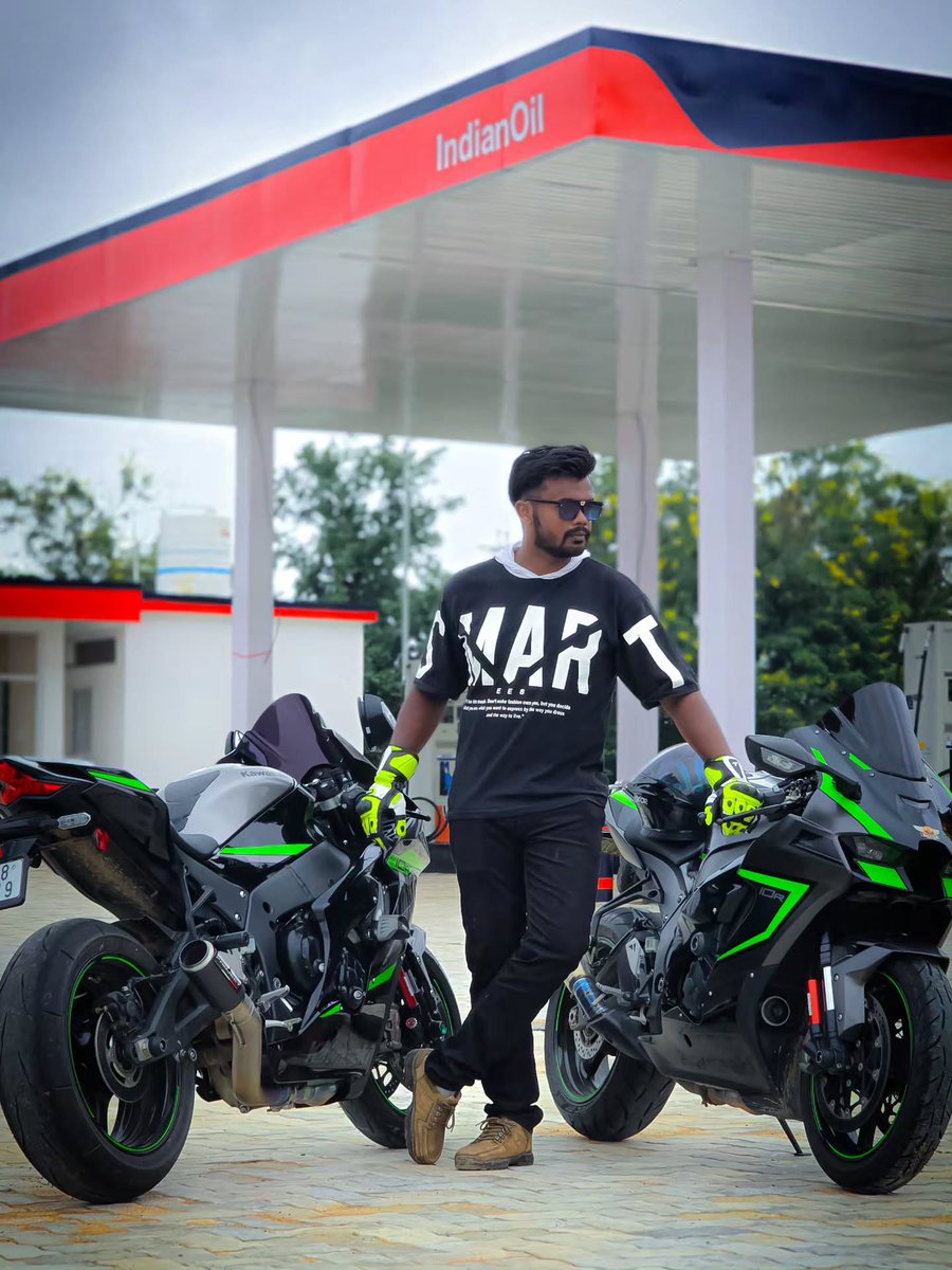 HelaineCurrey's tweet photo. They say money can’t buy happiness, but it can buy bikes—and that’s basically the same thing. https://t.co/eJ48b6ytUS
