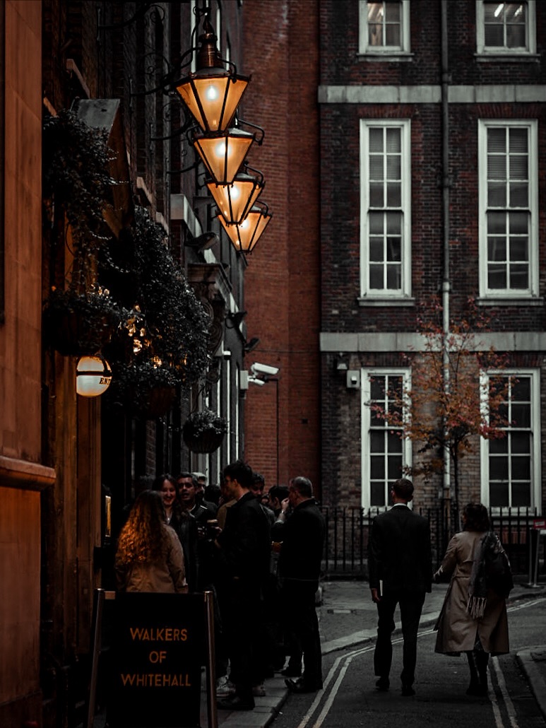 sergioevangeli3's tweet photo. London… a city that whispers stories on every corner, hiding warmth in its fog. https://t.co/cgPbkRNOCE