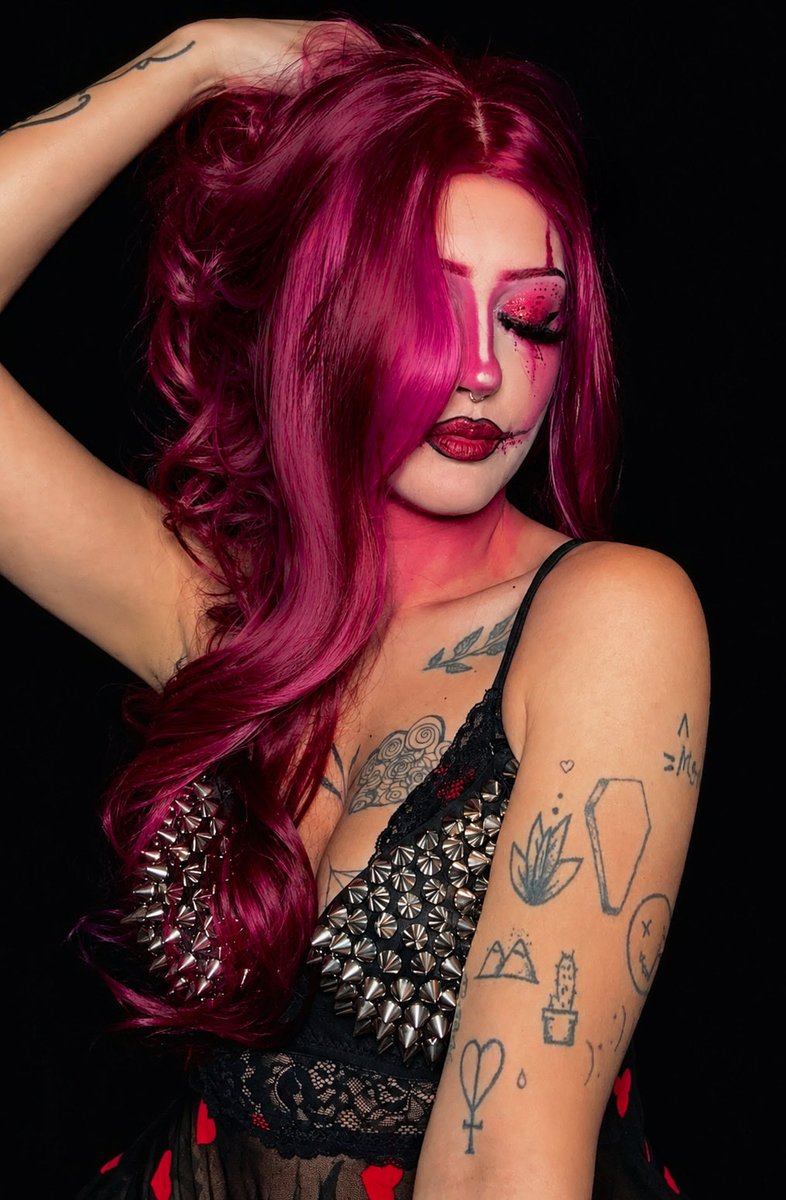 AlexxStarrr's tweet photo. I’m a fucking piece of art 🤯💖 https://t.co/VdznDHsIdl