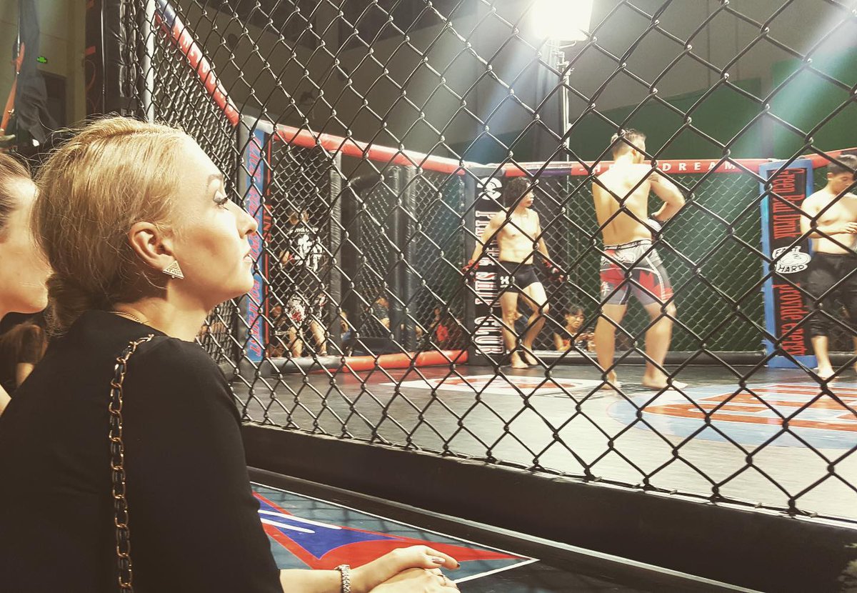 anderson_andy01's tweet photo. I never thought mixed martial arts would interest me. Even now, I don’t know what’s more exciting in the ring: muscular men or the fight itself. https://t.co/tU2DCrqQWz
