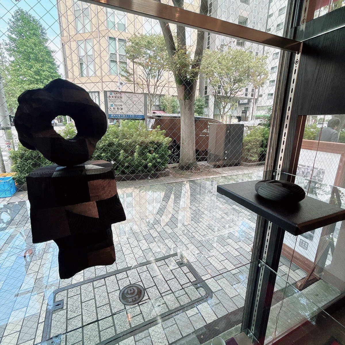 hakkendogallery's tweet photo. ヒョーゴコーイチ展@日本橋小粋洞は本日13時オープンになります。。誠に申し訳ございません。 https://t.co/nvnNfLfFkP