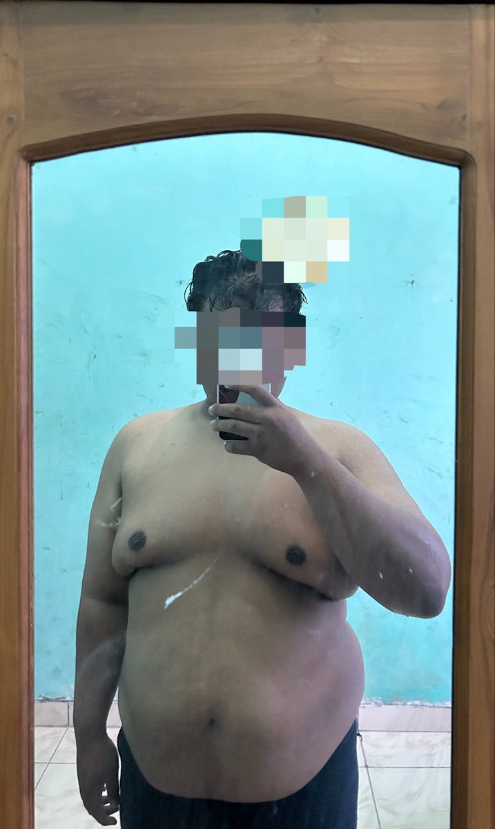 secretzone2_'s tweet photo. emang ada yang mau ya sama chub seperti aku? #gay #gayjatim #chub #chaser 
(foto setelah mandi) https://t.co/Wadoo5MTTi