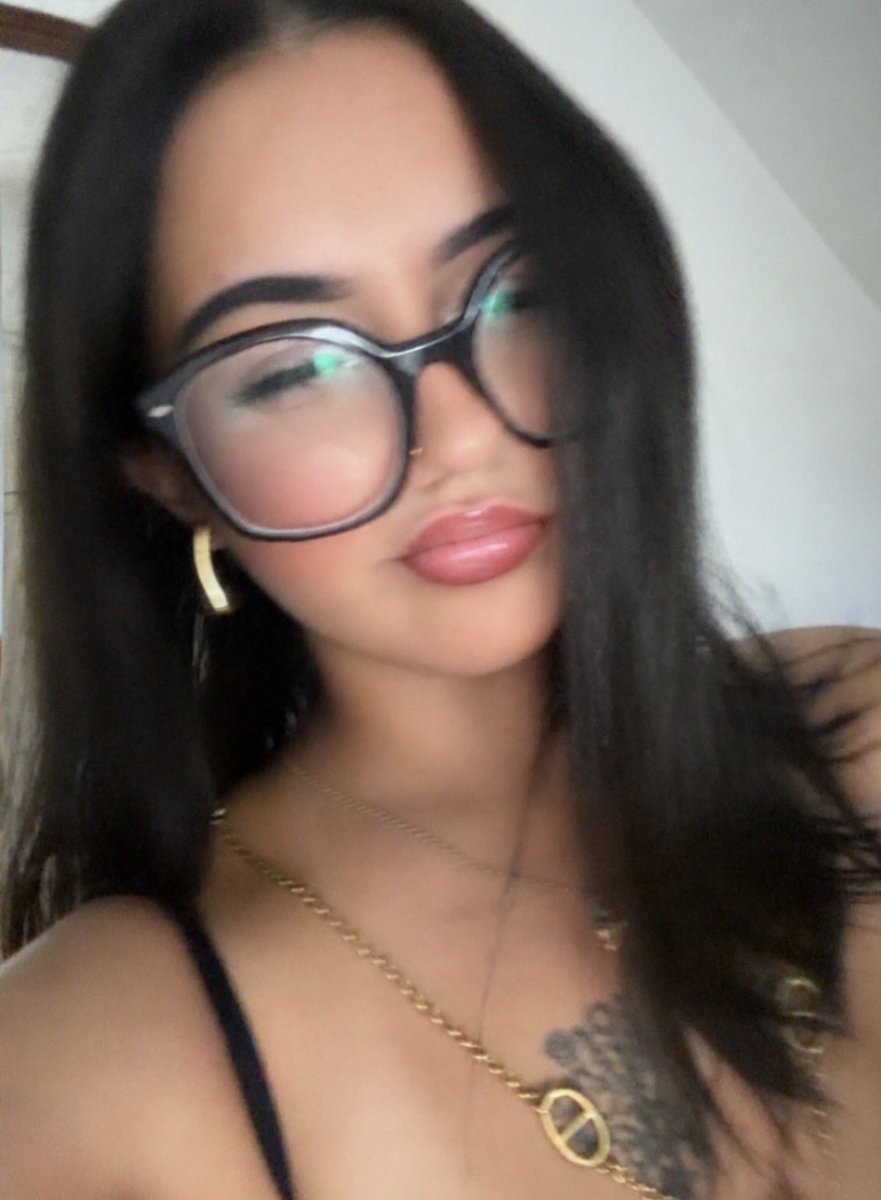 reine_labeaute tweet picture