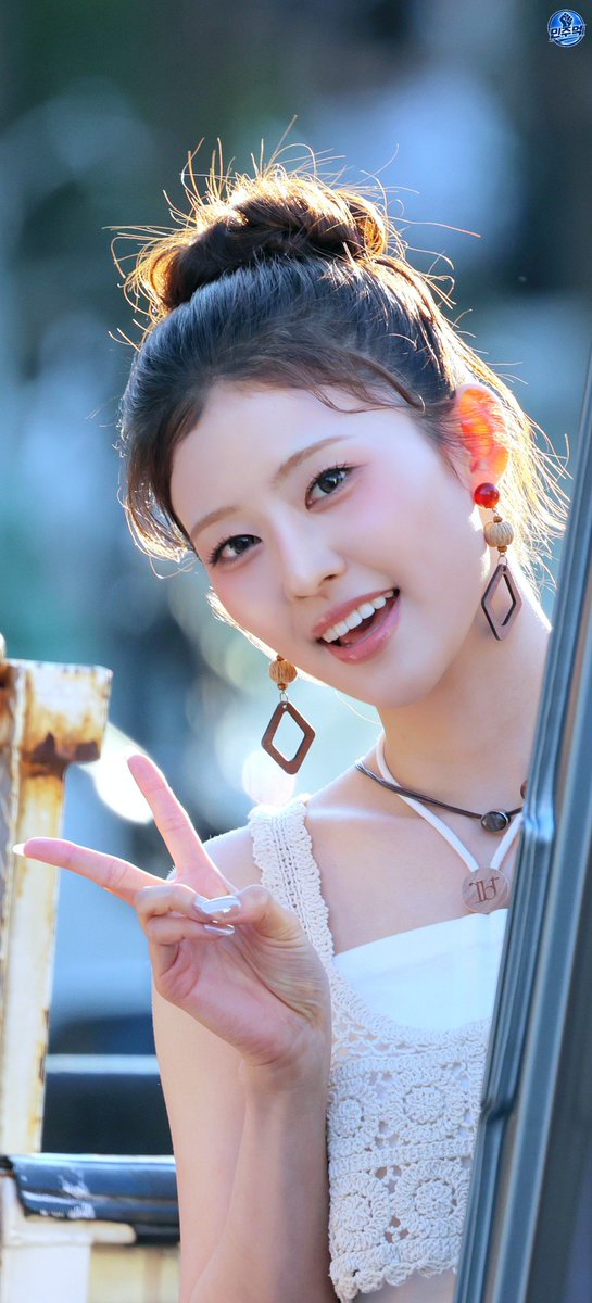 KimMinjuFood13's tweet photo. #키라스 #KIIRAS 
#하린 #Harin
키라스 민주
260907 월
버스킹 https://t.co/dsI7Tv4aI1