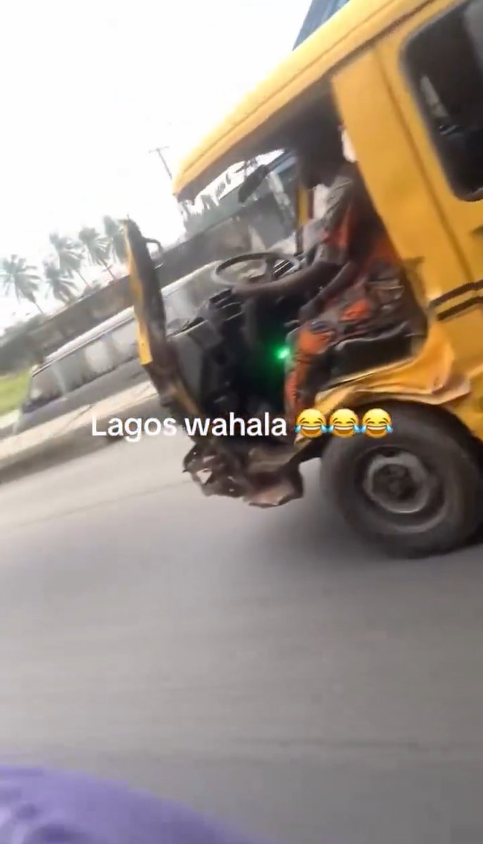 TrendingEx's tweet photo. Trending Video of a typical Lagos commercial bus loaded with passengers. https://t.co/cqtCkCquL1