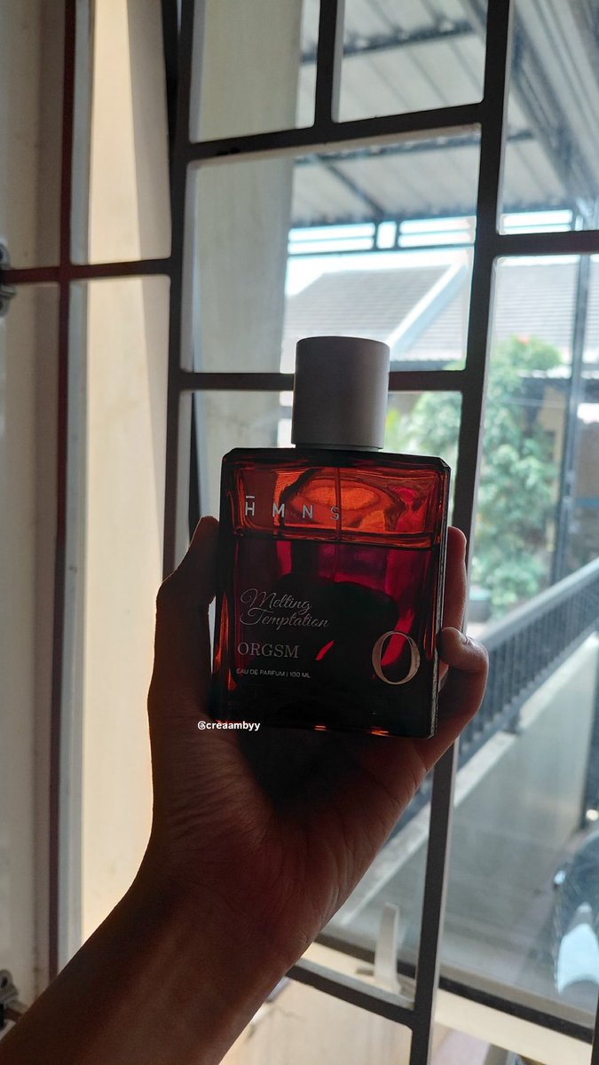 Adeliappn1's tweet photo. Preloved parfum HMNS ORGSM melting tempation, isi kurleb 70-75ml, bisa cod area tembalang atau shopee

Top Notes : Apple, Pear, Caramel
Heart Notes : Woody, Cocoa
Base Notes : Vanilla, Amber, Musky 

harga 200k bisa nego!
📍Semarang, Jawa tengah https://t.co/kgsWBby1Vh