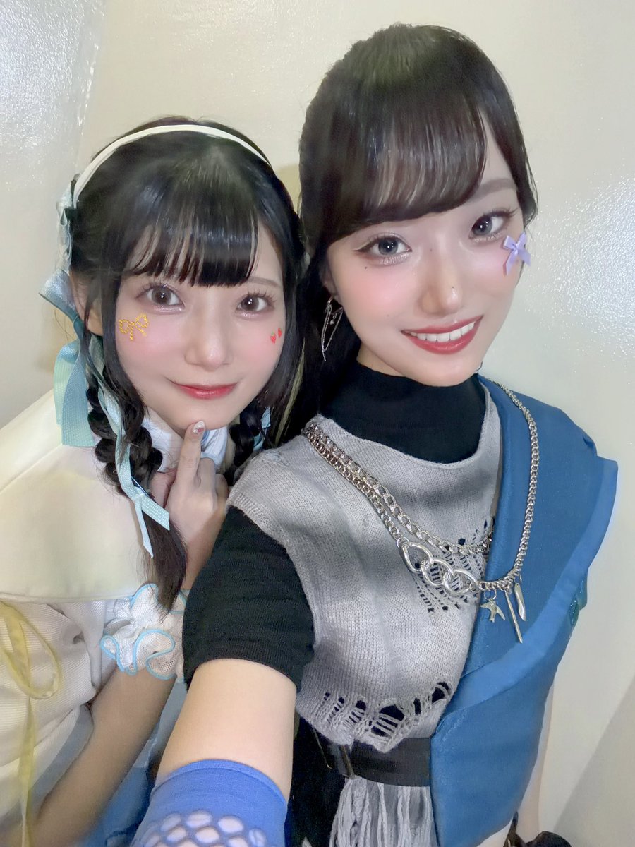 yukari_amane_'s tweet photo. 頼もしくて面白くて魅力溢れる福岡組のみんな！
みんなのステージが素敵すぎて惚れ直したし、
ツアーを通してもっと仲良くなれて幸せです🥰
改めて本当にありがとう大好き🍓💗💗

すごすぎるバトン、今度は岩手組に繋げーっ🌟
#学マス標ツアー_福岡公演 ❤️💙💛🩵💜 https://t.co/eVhSk23ZM4