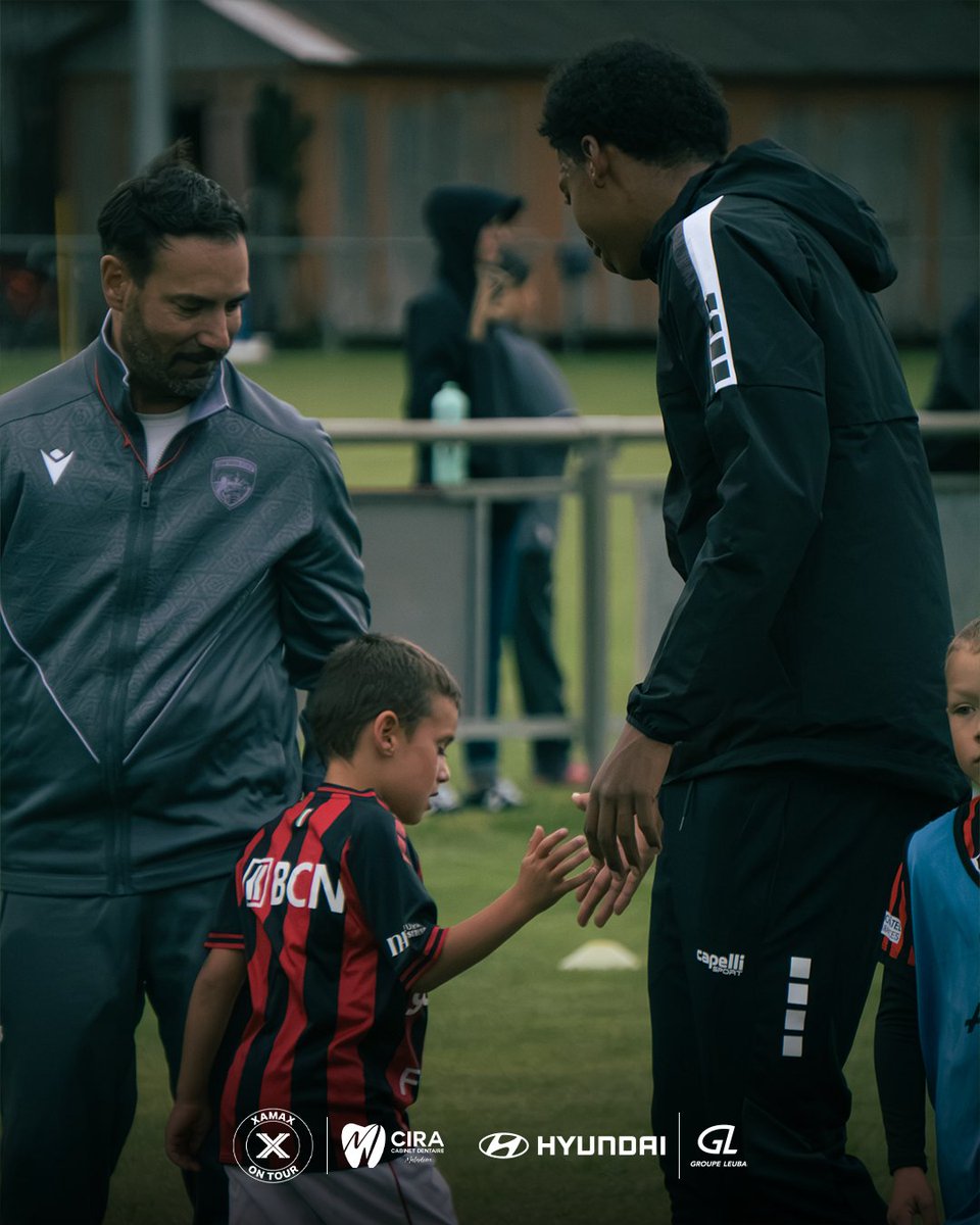 XamaxFCS's tweet photo. 𝙇𝙀 𝙓𝘼𝙈𝘼𝙓 𝙊𝙉 𝙏𝙊𝙐𝙍 🔴⚫️

Mercredi soir dans le cadre du Xamax On Tour, Nikola Gjorgjev, Jonathan Fontana, Loïc Veya et Adonis Bourezak sont allés rendre une petite visite aux jeunes du FC Le Landeron 💪⚽️

#XamaxOnTour #SangRougeNoir https://t.co/JE4NAwkfn5