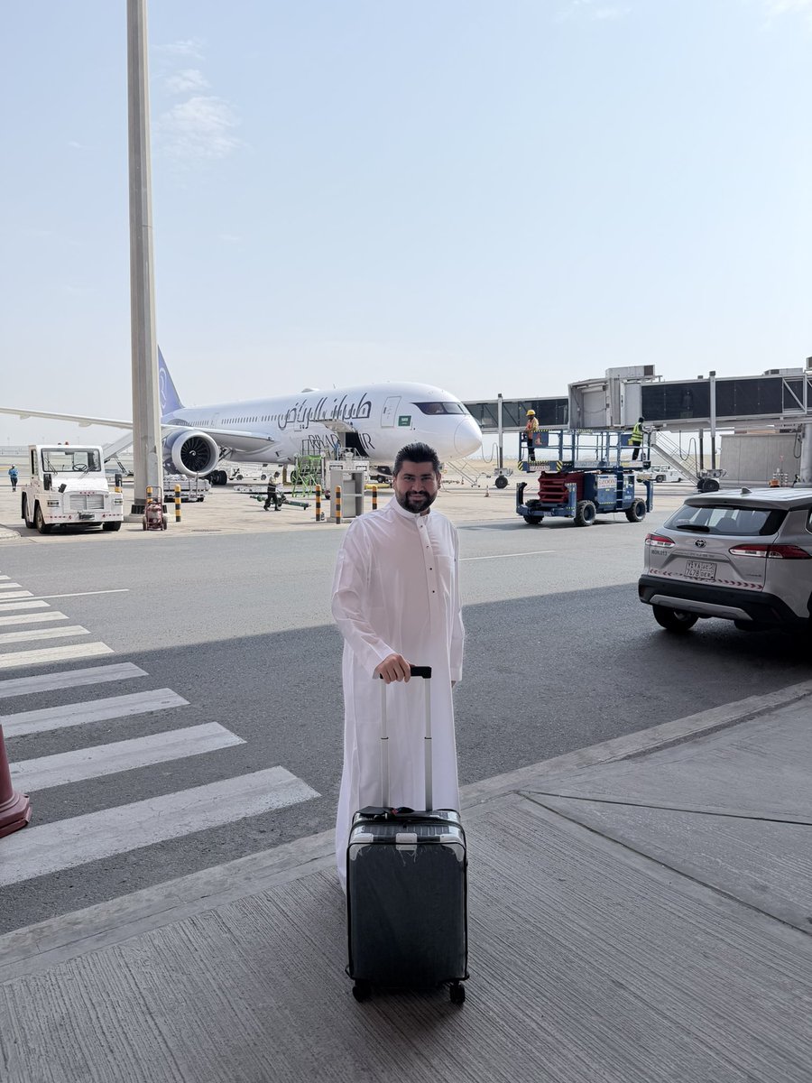 moaidmahjoub's tweet photo. An exceptional journey aboard @RiyadhAir 🇸🇦✈️
A truly elevated travel experience, where refined elegance, impeccable attention to detail, and the finest expression of Saudi hospitality come together at a world-class standard. https://t.co/pF6D5TAuO8