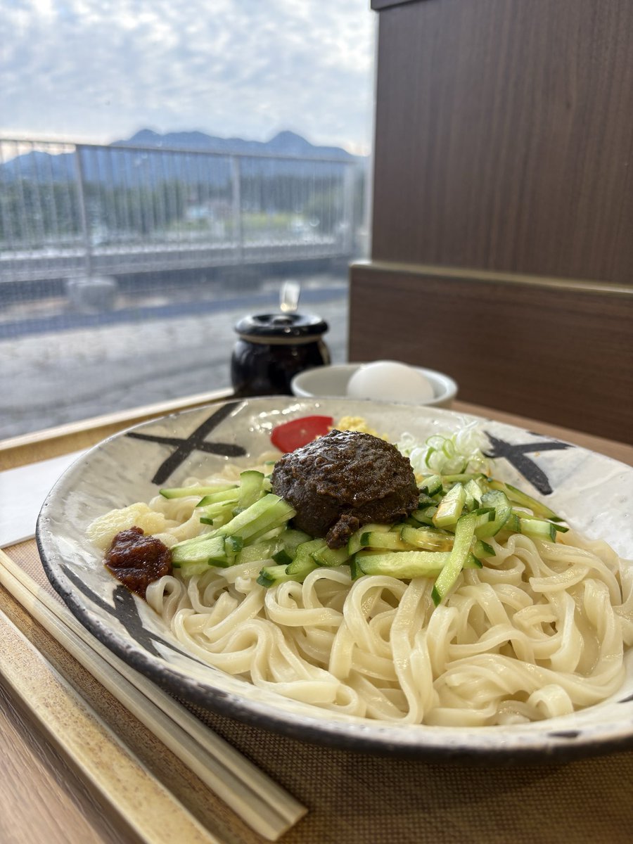 ayuand910's tweet photo. 初じゃじゃ麺。こんなものかと思ったけど、卵入れてスープまで飲んだら満足感がすごい！うまい！！！ https://t.co/XKyMMgvCWy