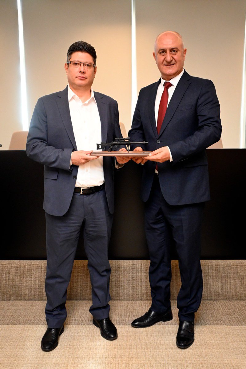 AltundagUysal's tweet photo. Kırıkkale Şubemizin son genel kurulunda göreve gelen, yönetim kurulu ile zorunlu kurullarda yer alan arkadaşlarımıza genel merkezimize gerçekleştirdikleri ziyaretten dolayı teşekkür ediyorum. https://t.co/aX3PTjIeB5
