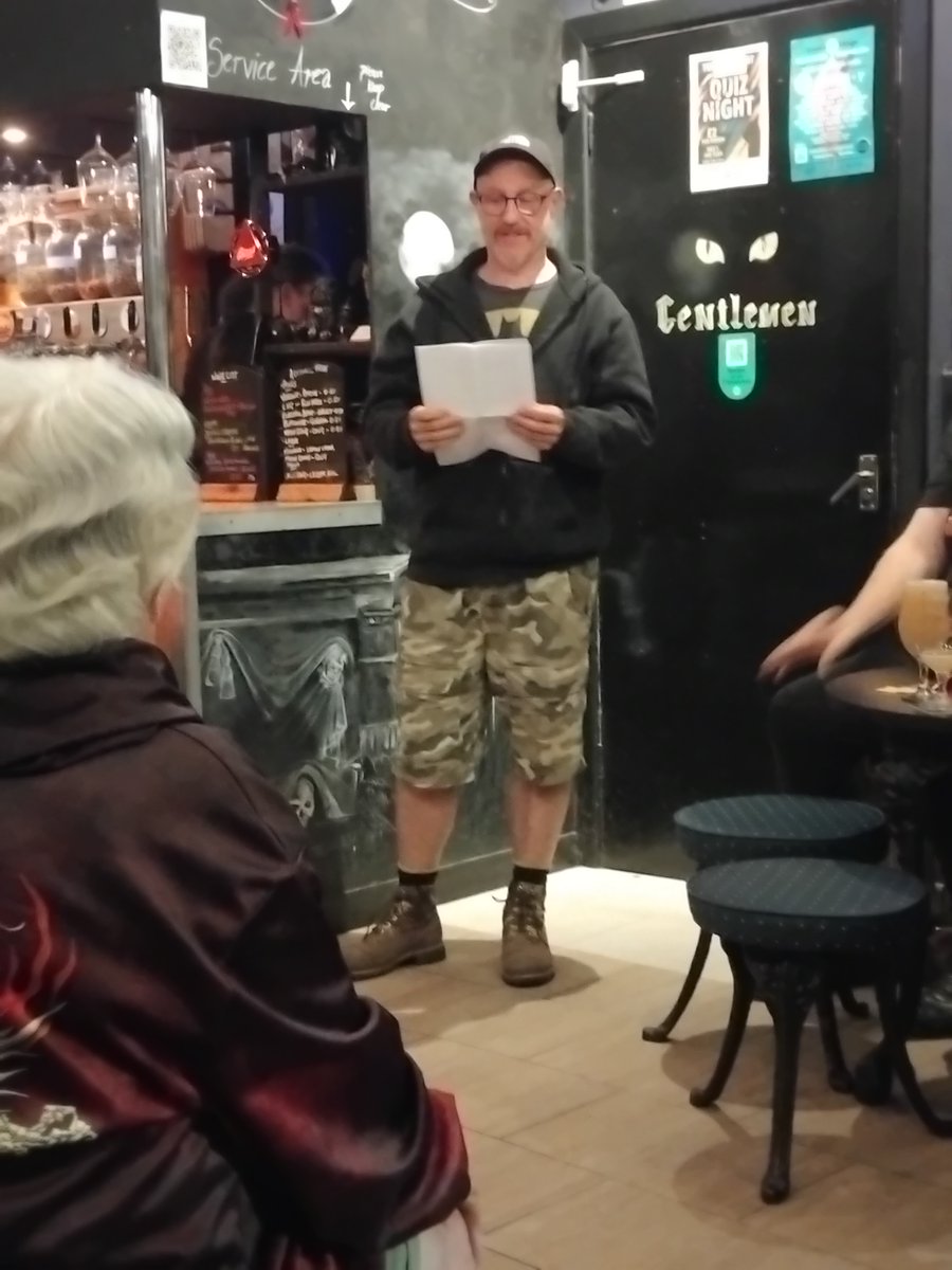 ChrisFielden's tweet photo. Fun night reading at The Black Cat in the WSM yesterday 🤘 https://t.co/XbBguiTtQz