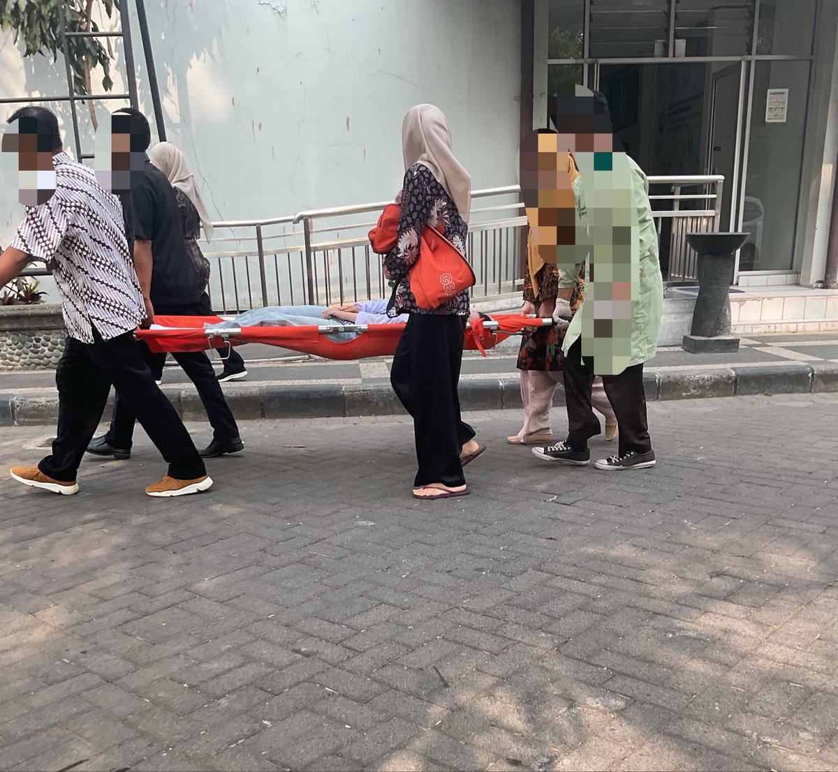 khagoow's tweet photo. kata gua juga stop praktikum https://t.co/YQLWMOsQLr