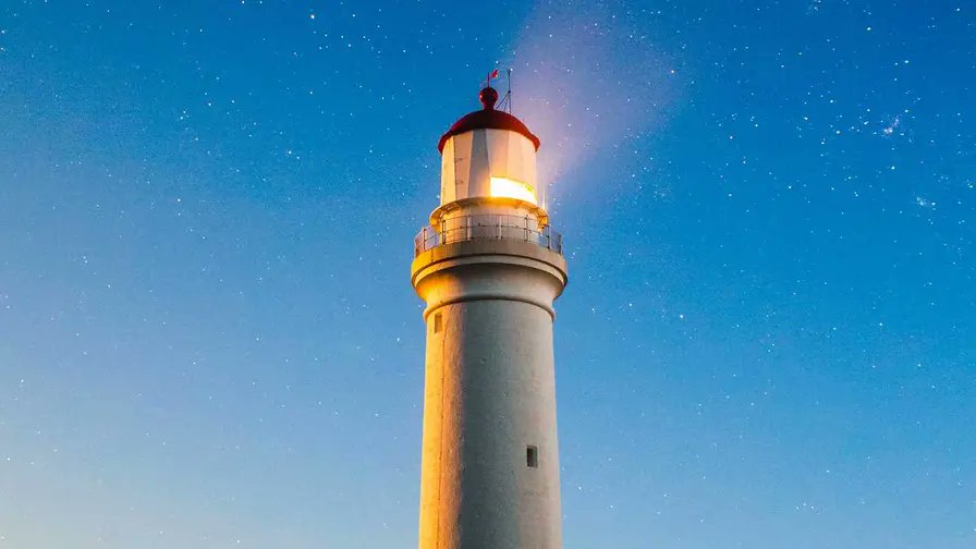 RoyRobinson441's tweet photo. The sky's bright cheeks fade 'neath those tresses black.😃😂 https://t.co/iysuV25mvZ