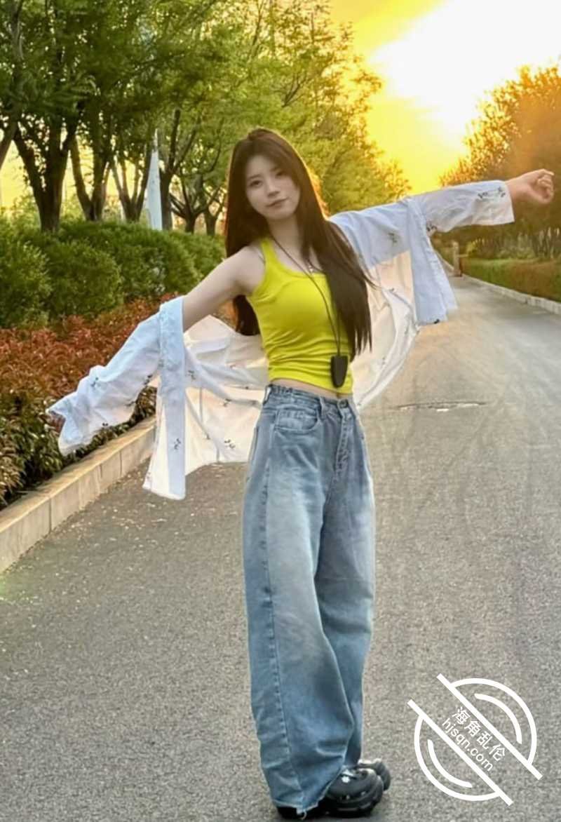 hjsq_co's tweet photo. 姐弟乱伦私拍 巨乳姐姐教亲弟做爱 露脸跪舔再骑乘骚摇 深浅交替榨干浓精  #姐弟 https://t.co/Bzp27Yr5an