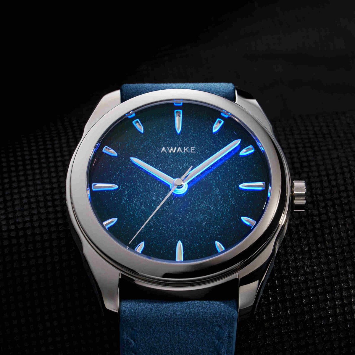 MightGuy_watch's tweet photo. AWAKEって時計のこの夜光美しい…
フランスのブランドで日本の美意識である明暗のコントラストから着想を得たとのこと https://t.co/dSGPyVdvwf