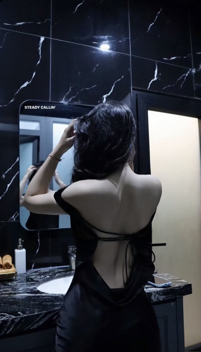 DimMy03cd's tweet photo. Quỳnh 2k6 trong 1 lần đi bar quẩy với bạn đã bị chuốc thuốc kích dục làm cô mất kiểm soát bản thân, nó đã bộc lộ sự đĩ điếm của mình bằng cách cởi phăng bộ váy đag mặc r bò quanh bar xin từng dòng tinh trung vào lồn của mình https://t.co/cCk5iXWwWE