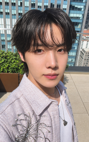 btsfancafe__twt's tweet photo. [scan] BTS ARIRANG Europe Lucky Draw Photocards  (1/2)

#BTS #방탄소년단 #BTS_ARIRANG https://t.co/yfQVAHLujZ
