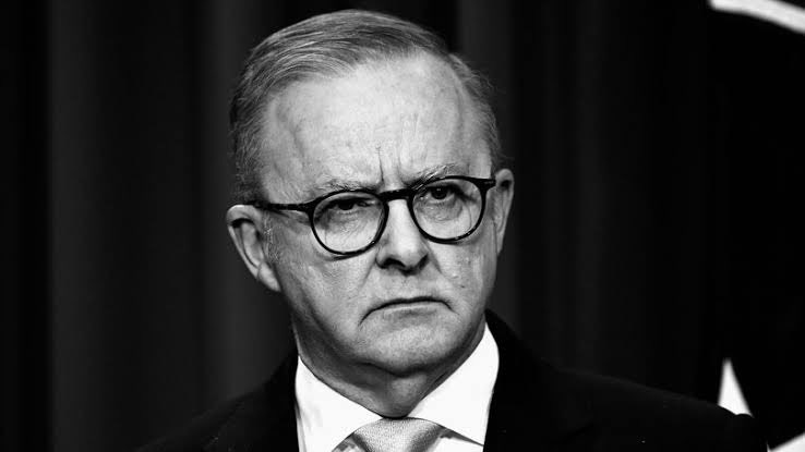 Ryandally08's tweet photo. BREAKING: ALBANESE OWNS PROPERTY NEXT TO THE GOLF CLUB HIS GOVERNMENT JUST GAVE $6 MILLION.

Marrickville Golf Club, in the PM’s own electorate, received $6.05 million in taxpayer funds through an invitation only grants program that heavily favoured Labor seats.

Albanese held an undeclared honorary membership at that club. He claims he “didn’t know” and hasn’t been in the clubhouse for years. The club still had him on the books.

It can now be revealed that Albanese owns a multi million dollar former family home on Beauchamp Street, the same street as the club. Right next to it. He previously owned another house directly across from the course.

Local member. Prime Minister. Honorary member. Property owner next to the club. 

Government running a closed grants process that funded it.

That’s a conflict of interest.

The ministerial code requires interests to be declared where a conflict could foreseeably arise. 

He didn’t declare the membership.

Bridget McKenzie lost her job over less. Other leaders have been forced out for less.

Should ICAC or the NACC look at this? 

Is this enough for Albanese to resign?

If this was a Coalition PM, they’d already be calling for his scalp.

Albanese has gotta go.