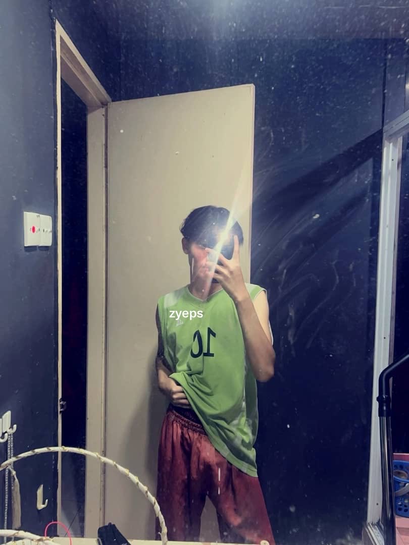 zyepsz's tweet photo. tido sorang lah ni bila nak tido berdua https://t.co/YYhmNn6FyK