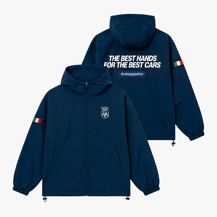 kyoto_detail's tweet photo. 【9/16まで予約限定10%OFF】

🇮🇹 Labocosmetica HIGH NECK WIND JACKET

日本国内で予約販売スタート。

普段使いはもちろん、洗車・ディテーリング、イベントにも使いやすいシンプルなデザイン。

定価11,000円 → 予約特別価格9,900円（税込）

予約受付は9月16日まで。
11月5日より順次発送予定です。

👇 ご予約ページはリプ欄へ