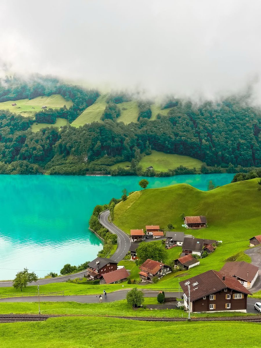 flower6260's tweet photo. Switzerland https://t.co/MhZvMsPAFb