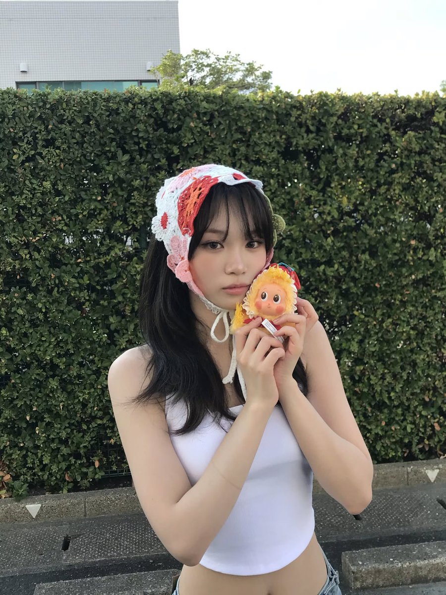 sserapics's tweet photo. CHAEWON with Fearless Pumpkin from POP MART’s Twinkle Twinkle Farm Tales Series blind box https://t.co/CfJpjHfHfF