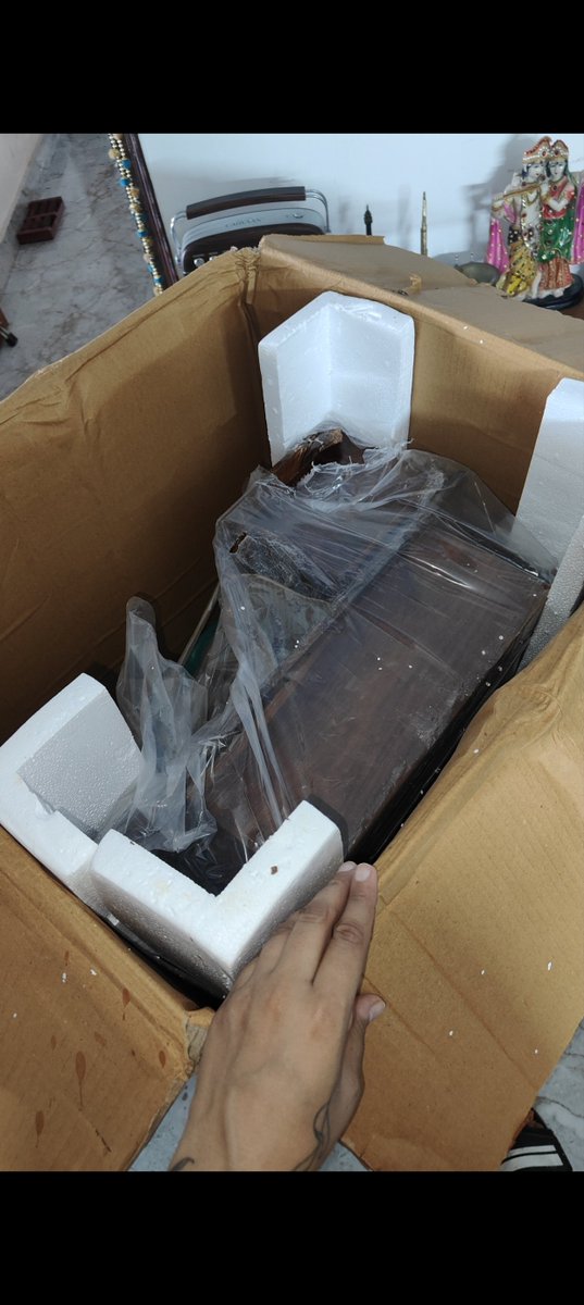 Payal9227's tweet photo. @flipkartsupport @Flipkart 
My worst experience by far
OD338069975910679100: Order ID
Return/replacement on hold frm last 2 months. Your support team gives a new resolution date evrytime i connect. Kindly resolve this at your earliest or I'll raise this issue in court. https://t.co/dPvbH2mAAH