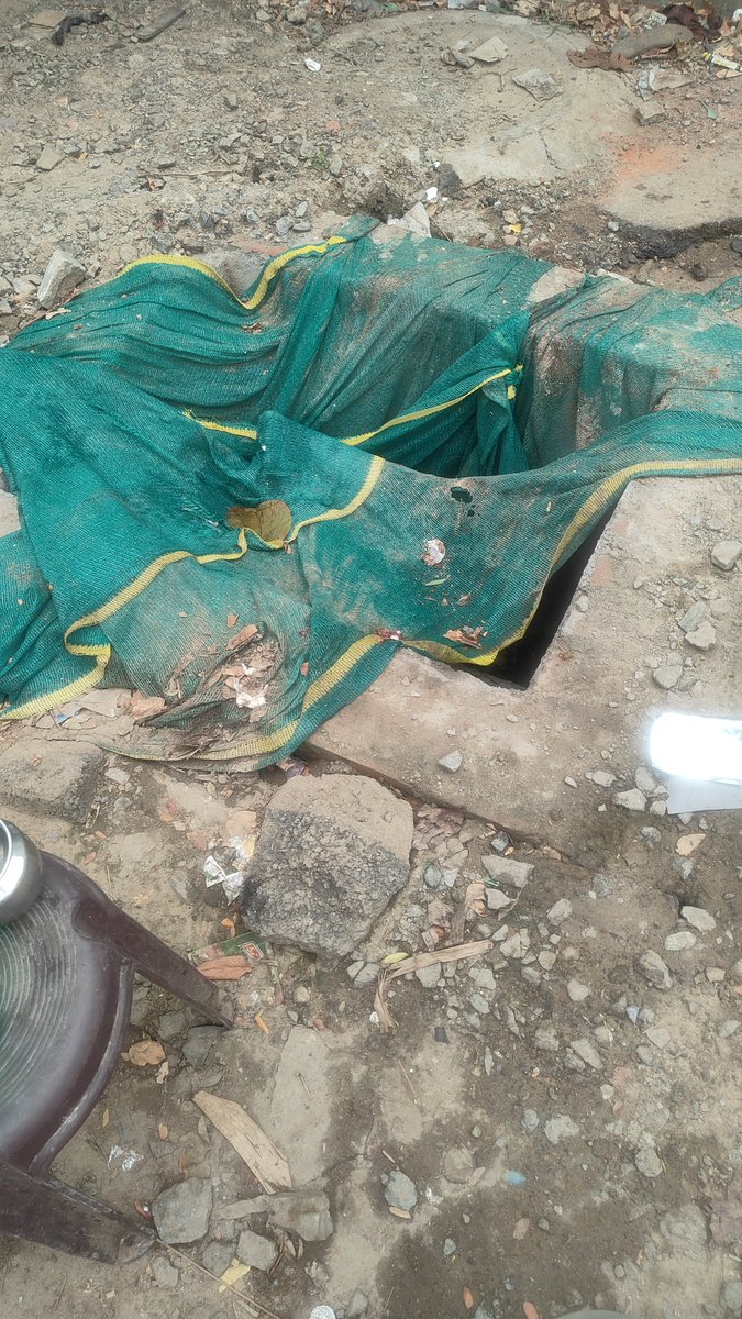 METRajan's tweet photo. @chennaicorp 

Please barricade the open pit dug by GCC Special Projects team for “ Pulla Avenue Complete Street Project”, which is a serious safety issue to road users

Sep 10 2026 7:30 AM

Outside TNHB Towers Flats &amp; Skating rink, Pulla Avenue.
Shenoy Nagar Chennai 30

Ward 101 https://t.co/btfvDcxhev