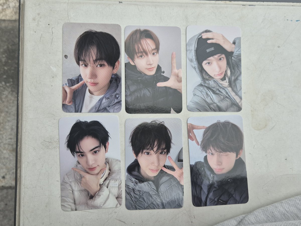 deng_916's tweet photo. 킥플립 X 르꼬끄 포카
1 파랑-A
2 초록-B
3 아이보리-C https://t.co/rN9ffubMx5