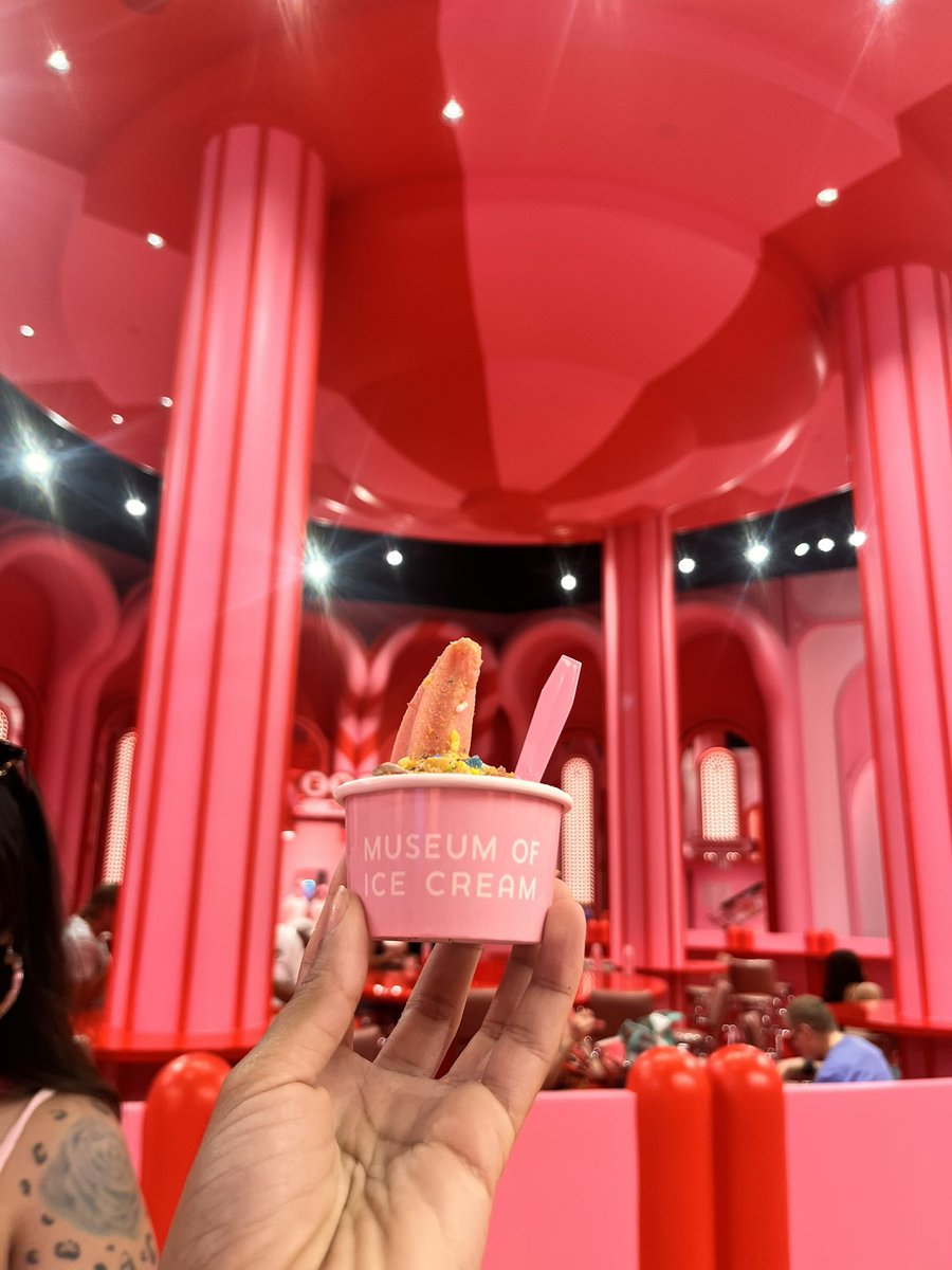 ashley_dupre's tweet photo. So what’s the scoop?🍨🍒 https://t.co/eehMC2rFxP